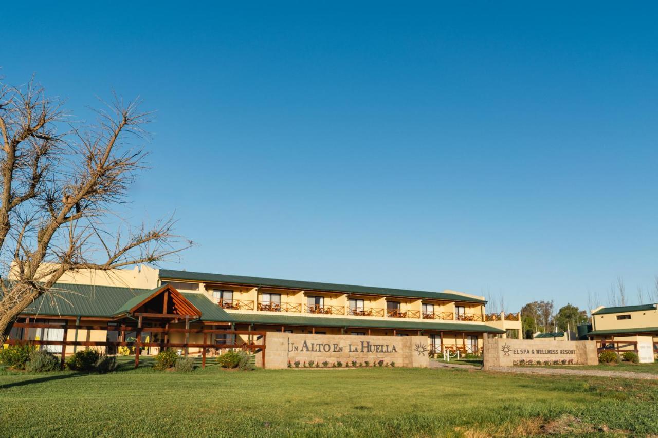 Un Alto En La Huella - Hotel Spa & Wellness Resort San Antonio de Areco Buitenkant foto